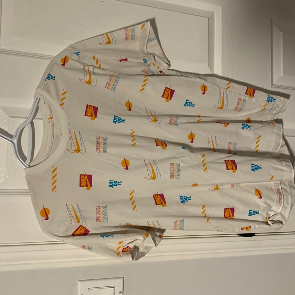 like new nike shirt